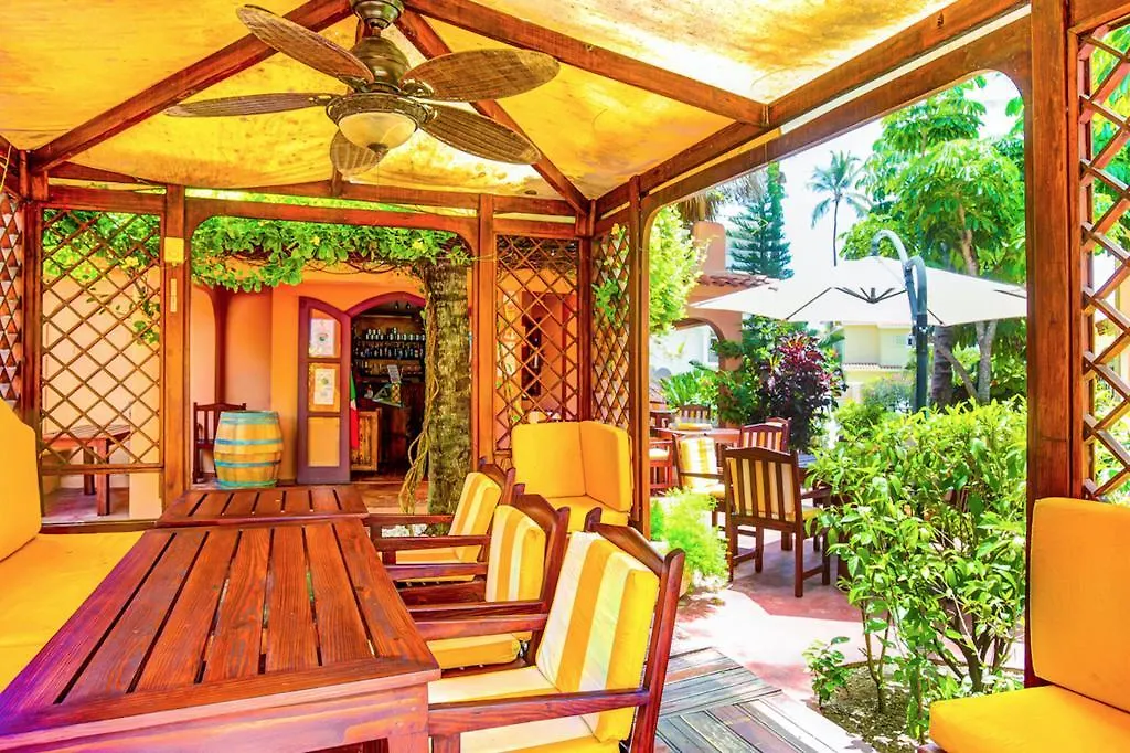 ホテル Villas Tropical Los Corales Beach & Spa