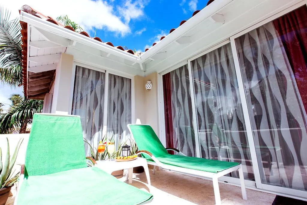 Villas Tropical Los Corales Beach & Spa ホテル